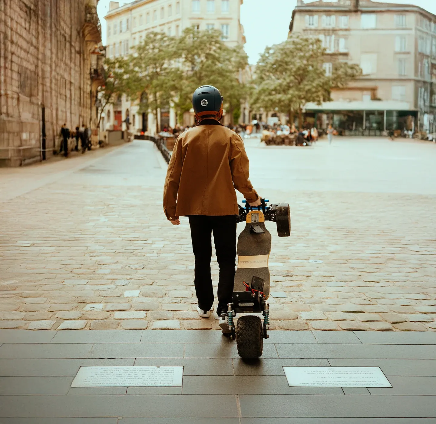 À pied transport board électrique Sternboard tiré main roule valise skateboard électrique portable ville